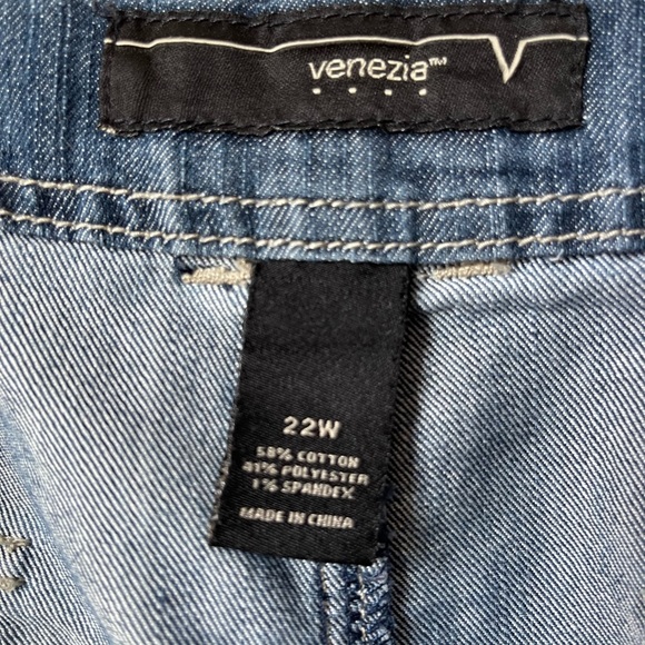 Venezia Chambray Skirt with Belt - Picture 4 of 4